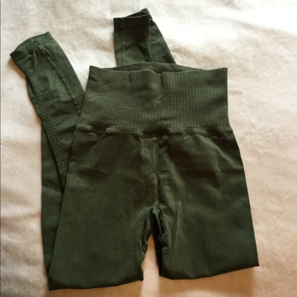 FP Movement Good Karma Leggings NWOT*defect - Picture 8 of 15